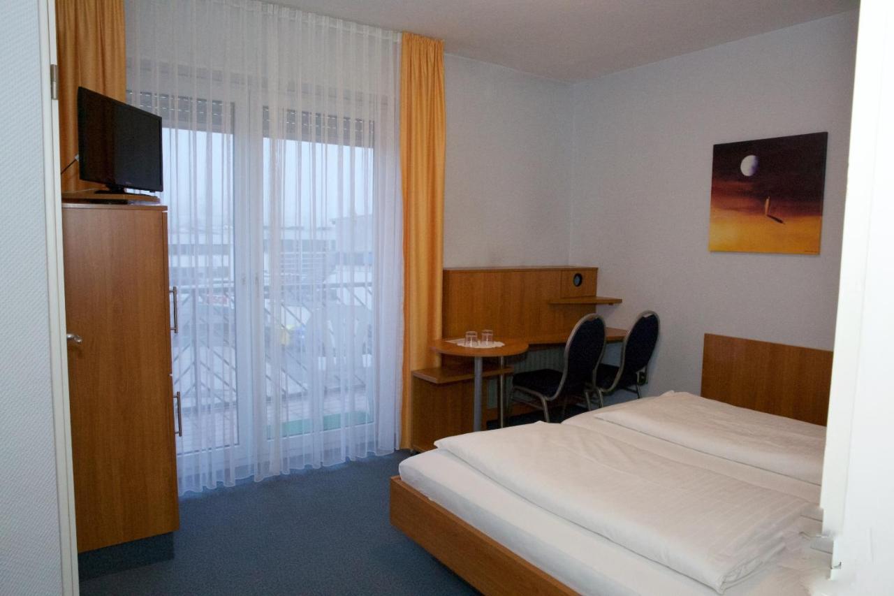 Svg Hotel Diversi ลุดวิกส์ฮาเฟน อัม ไรน์ ภายนอก รูปภาพ