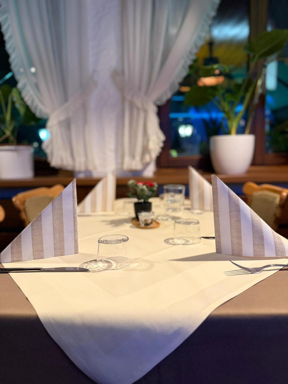 Svg Hotel Diversi ลุดวิกส์ฮาเฟน อัม ไรน์ ภายนอก รูปภาพ